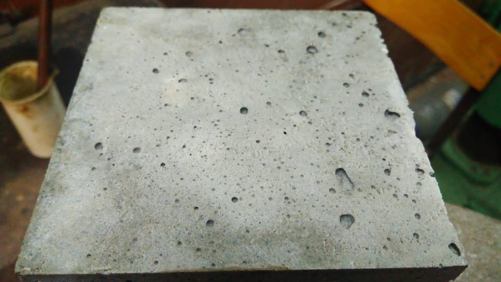 Измерение прочности бетона из строительных отходов